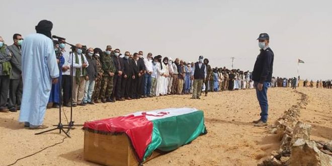 جثمان الراحل أمحمد خداد يوارى الثرى بمقبرة ولاية السمارة في جو جنائزي مهيب