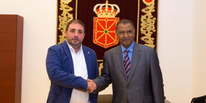 رئيس البرلمان الجهوي بمقاطعة نابارا يستقبل الممثل الجهوي الصحراوي الجديد
