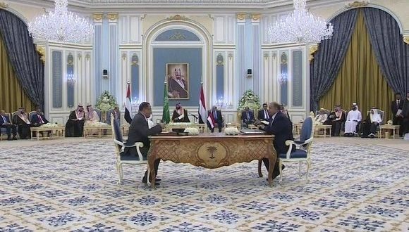 اليمن: التوقيع على إتفاق يؤسس لمرحلة جديدة من التعاون بين الحكومة الشرعية و المجلس الإنتقالي الجنوبي